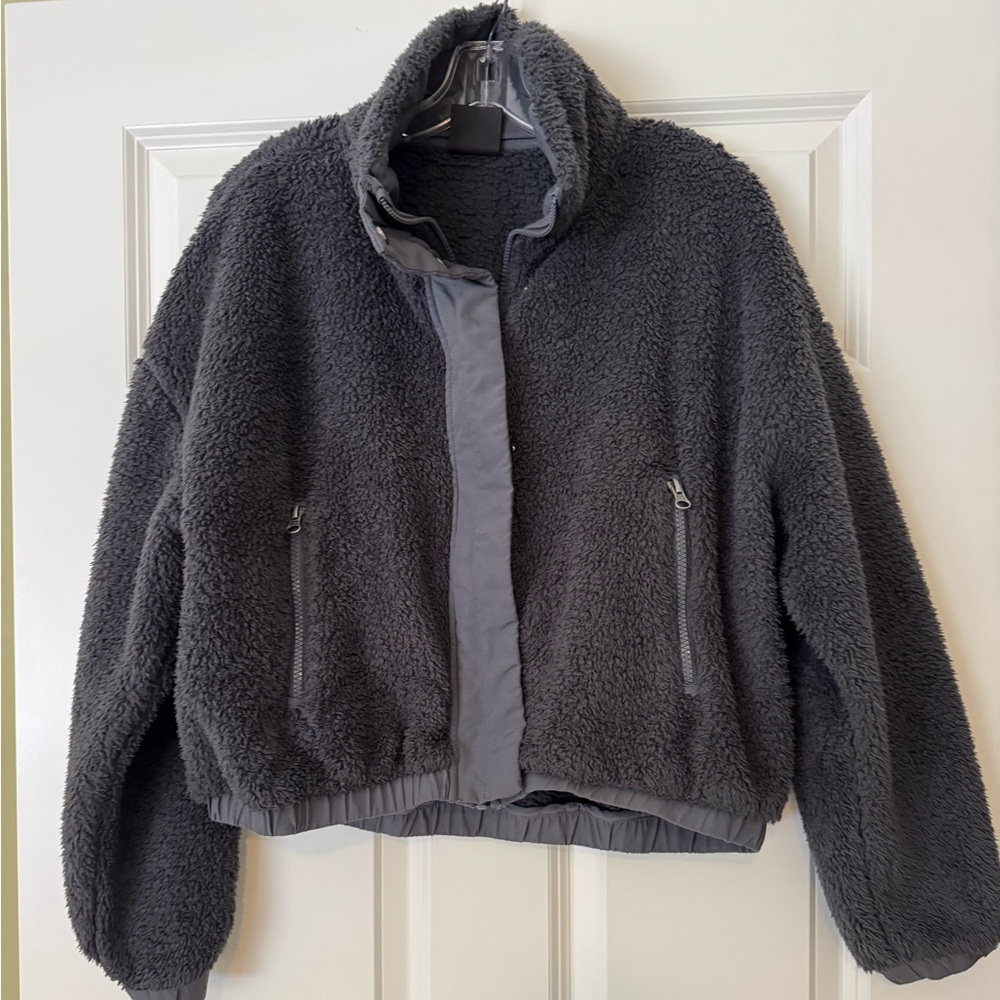 Vuori fleece bomber style jacket